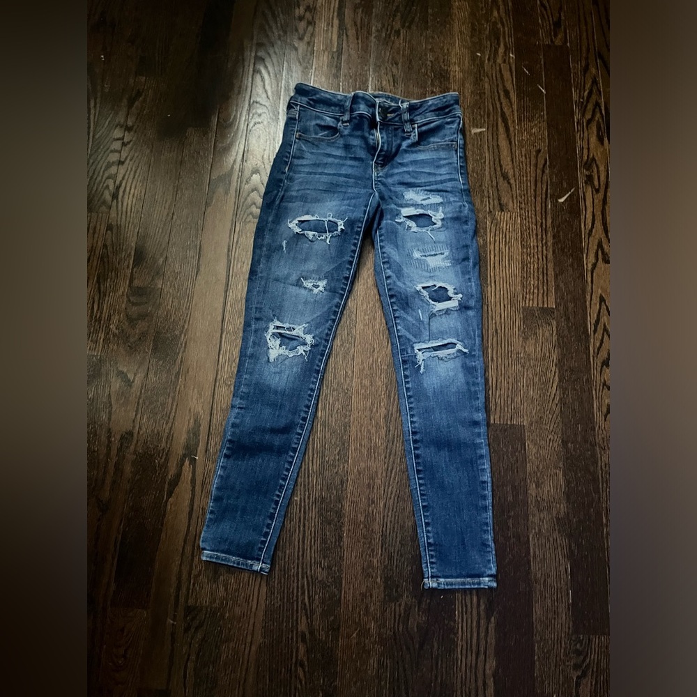 25) American Eagle skinny jeans size 2